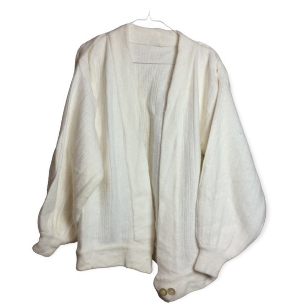 Vintage Argentina angora/wool blend sweater. White. Ballon sleeve osfm